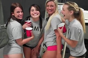 欧美男人插女人下面 Porn